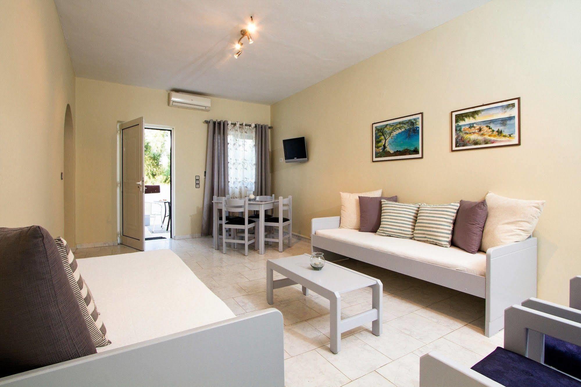 Aparthotel Balito à Agioi Apostoli  Extérieur photo